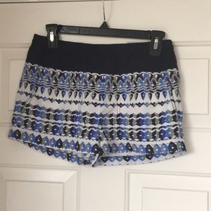 BCBGMAXAZRIA printed shorts size XS